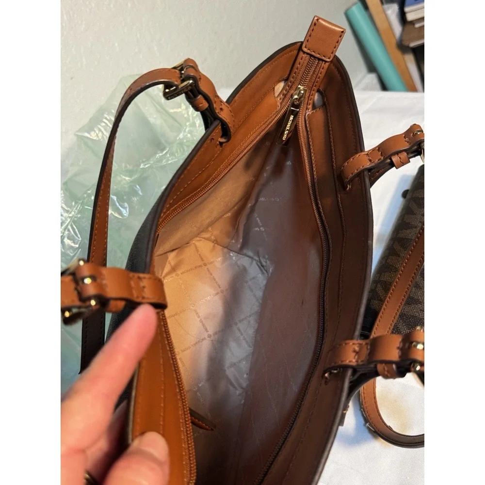Michael Kors Medium Brown Leather Tote Bag with Zip With A Wallet Pre-Owned